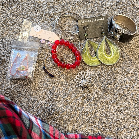 Ashley Stewart Accessories - Mixed lot earring,necklaces bracelets